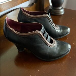 Elegant Black and Brown Women's Heels